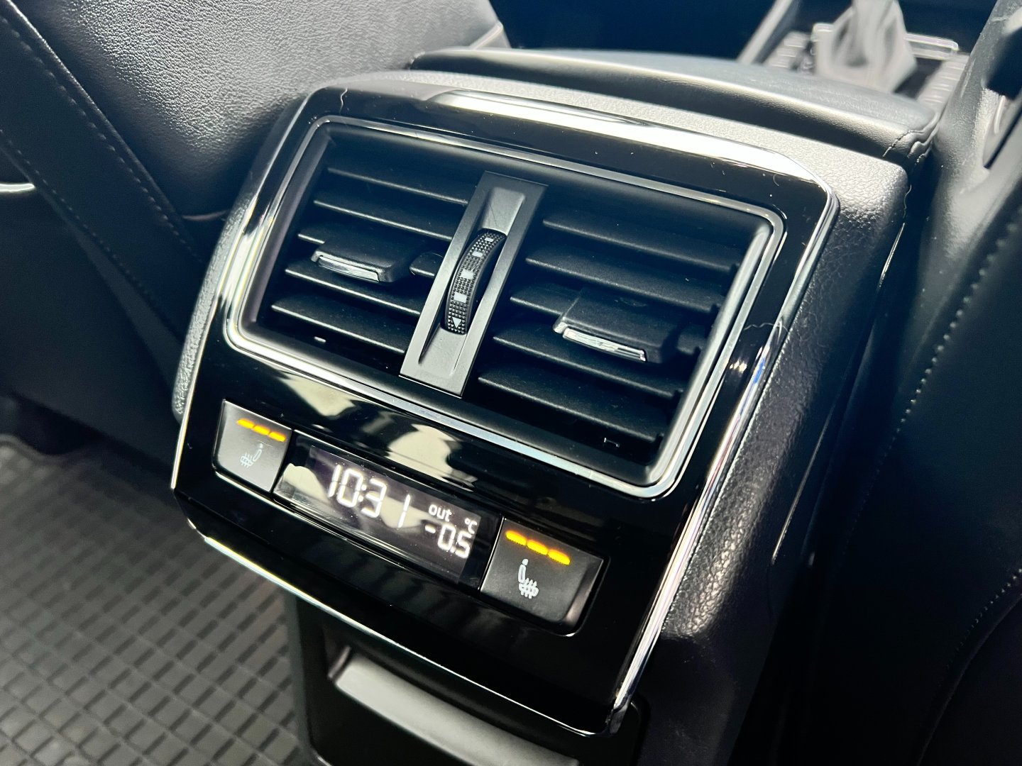 Škoda Superb 2.0TDi 140kW 4x4 L&K, ACC, DPH