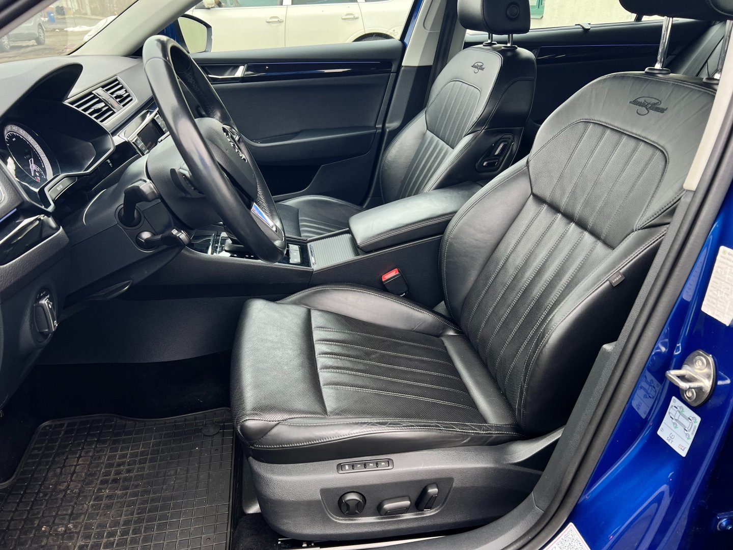 Škoda Superb 2.0TDi 140kW 4x4 L&K, ACC, DPH