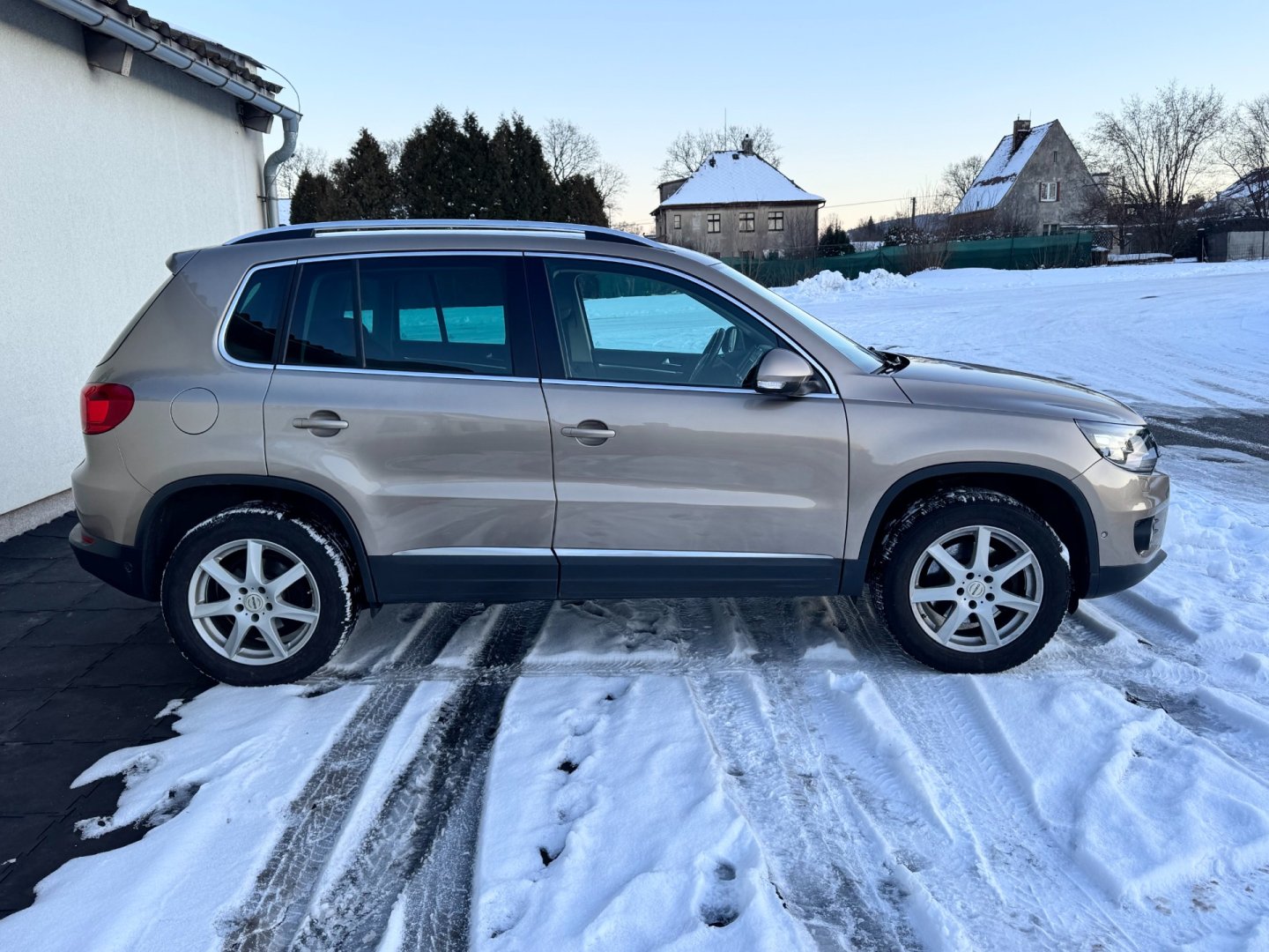 Volkswagen Tiguan 2.0TDi 103kW DSG 4x4 bi-Xenon