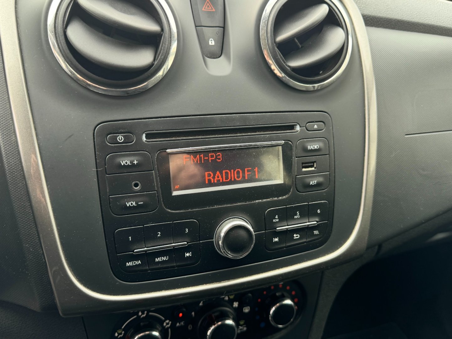 Dacia Logan 1.2i 55kW LPG, ČR původ, cebia