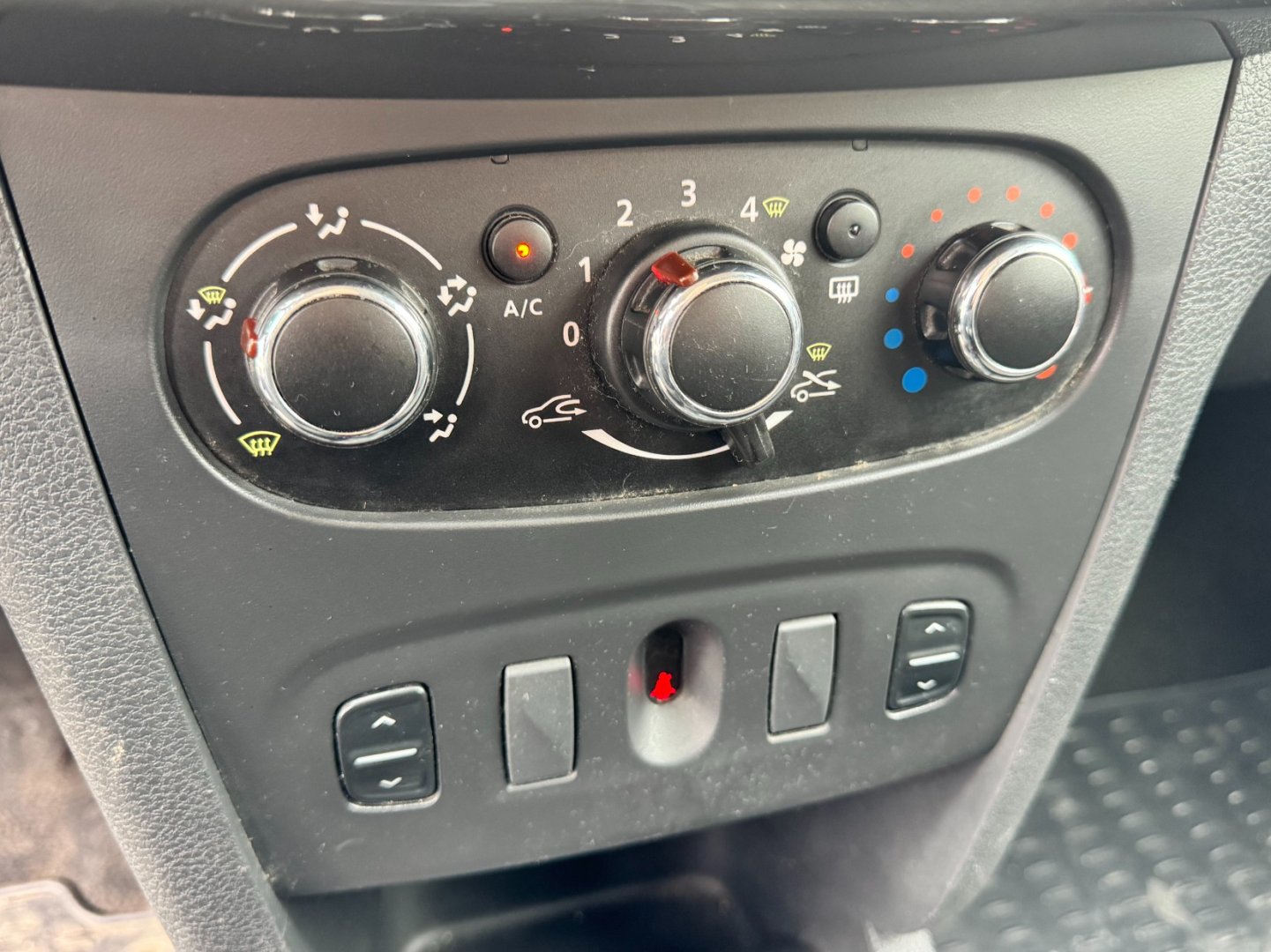 Dacia Logan 1.2i 55kW LPG, ČR původ, cebia