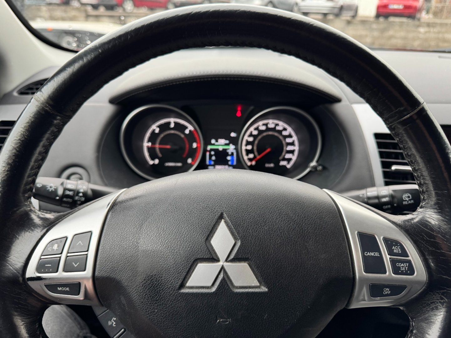 Mitsubishi Outlander 2.2Di-D 130kW 4x4, nez. topeni