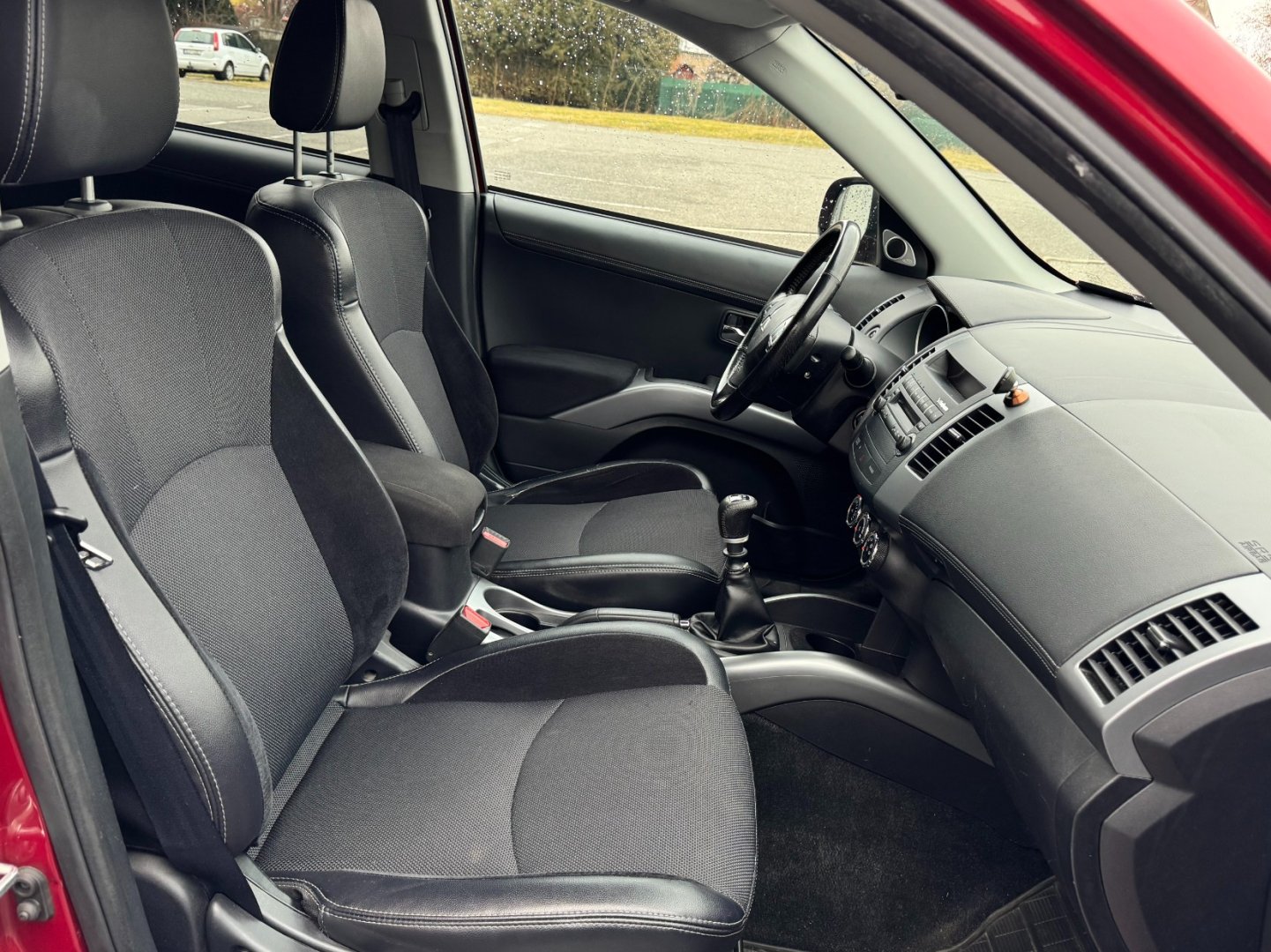 Mitsubishi Outlander 2.2Di-D 130kW 4x4, nez. topeni