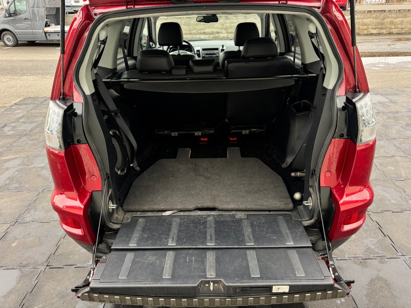 Mitsubishi Outlander 2.2Di-D 130kW 4x4, nez. topeni