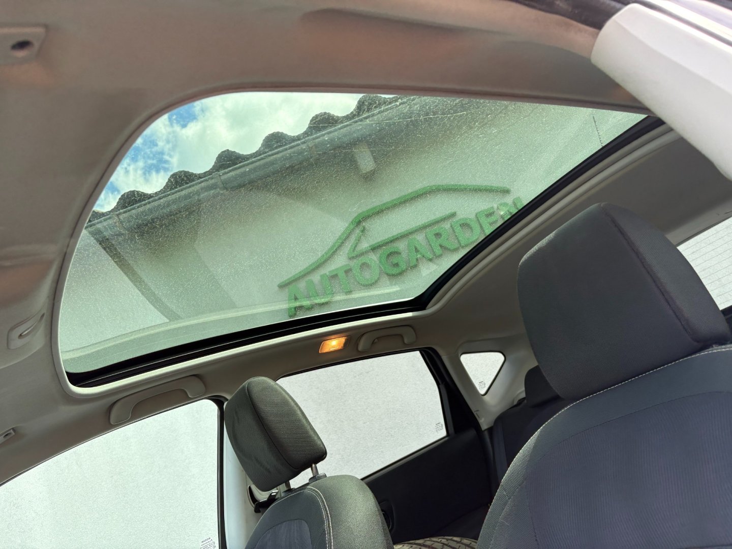 Nissan Qashqai 1.6i 86kW panorama 360kamery