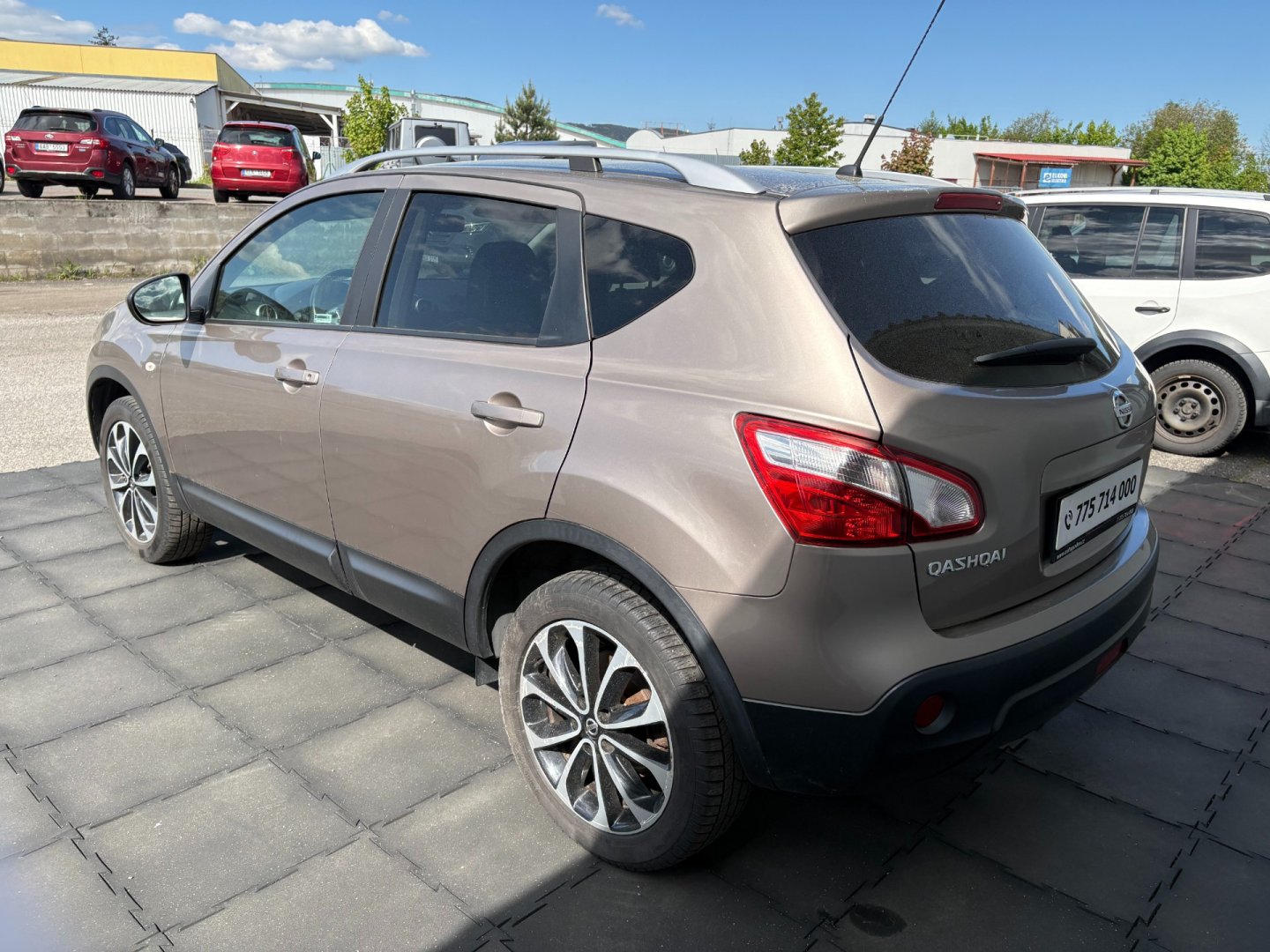 Nissan Qashqai 1.6i 86kW panorama 360kamery