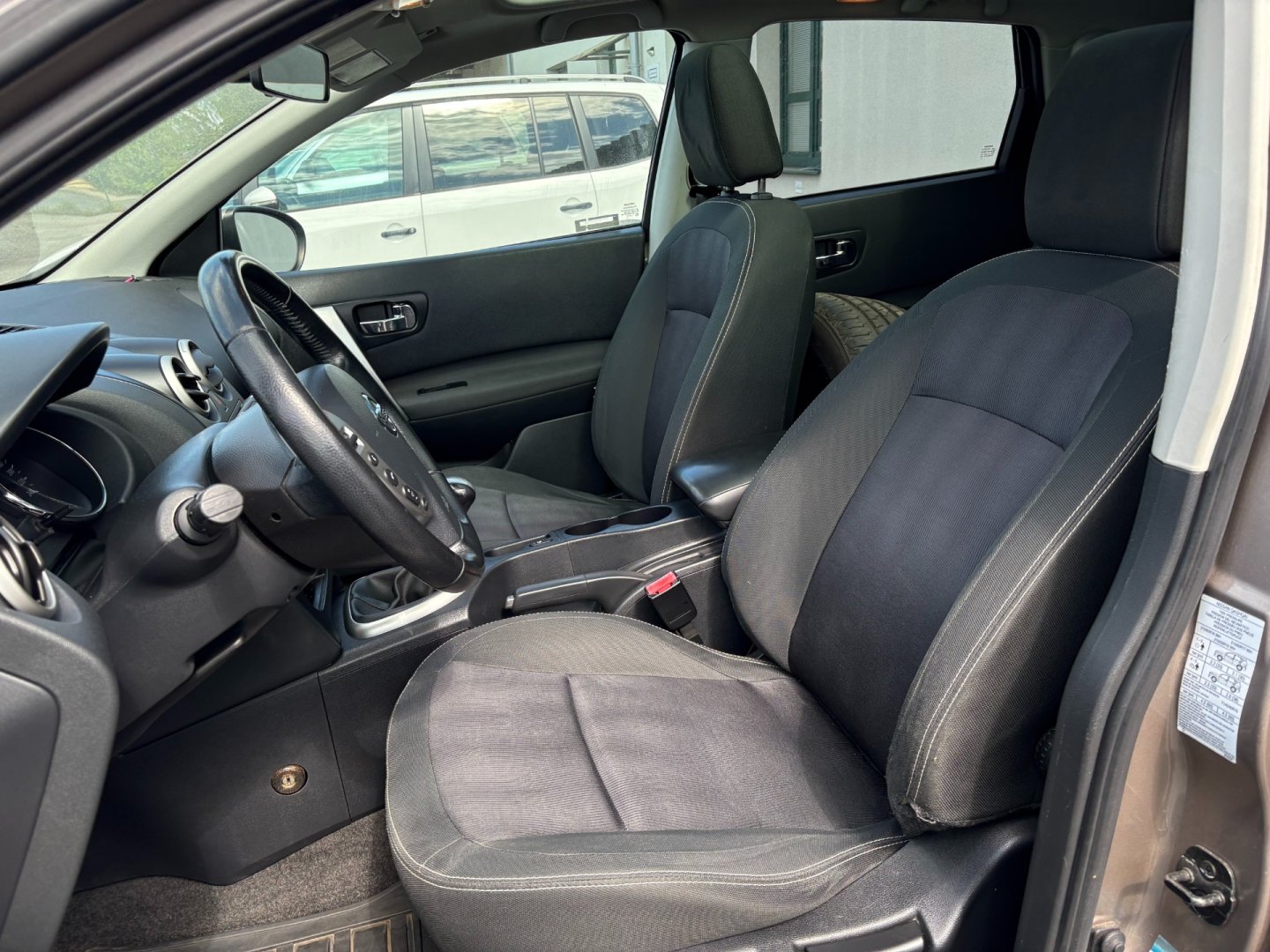 Nissan Qashqai 1.6i 86kW panorama 360kamery