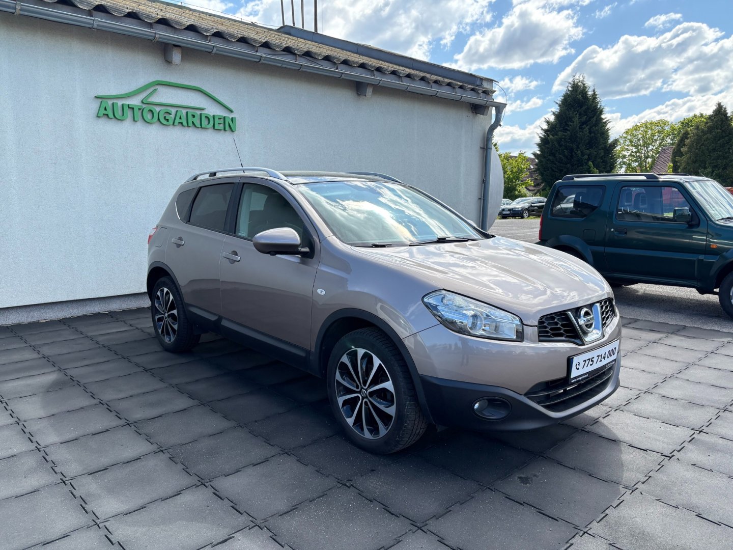 Nissan Qashqai 1.6i 86kW panorama 360kamery