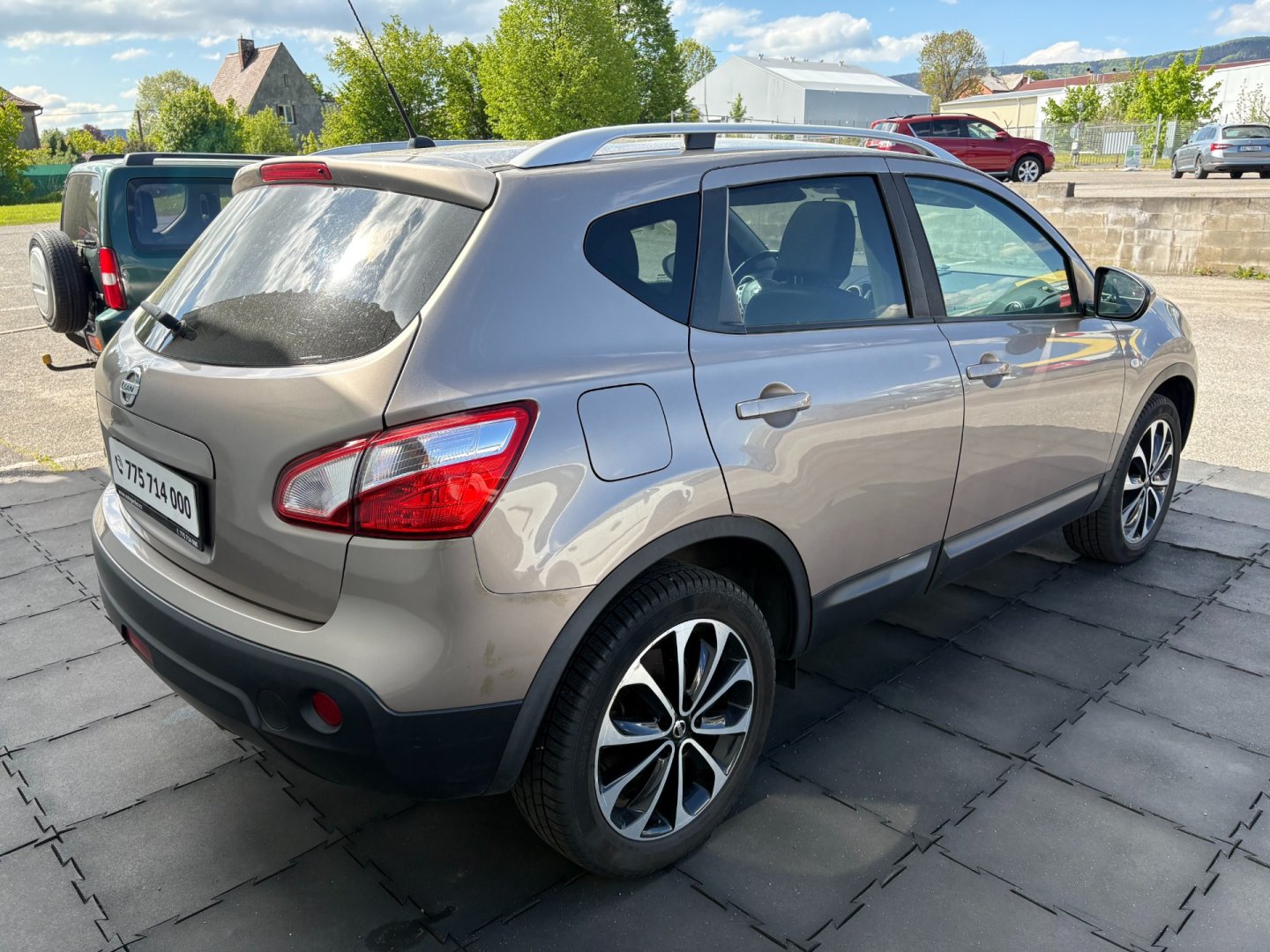 Nissan Qashqai 1.6i 86kW panorama 360kamery