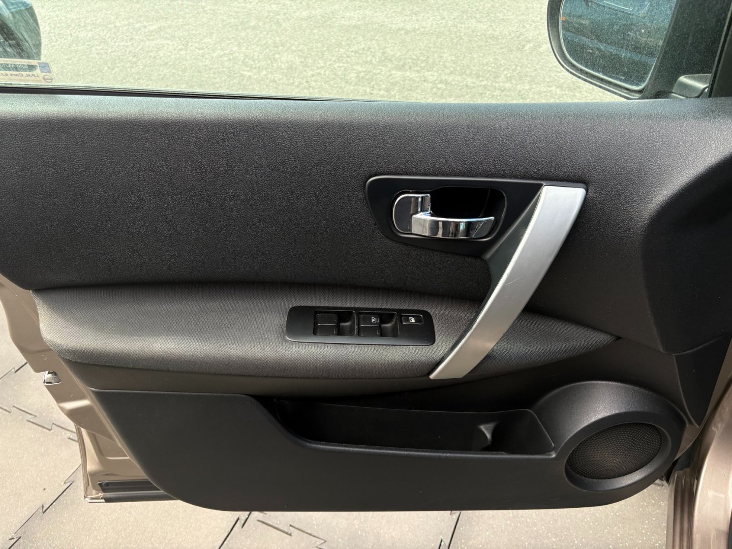 Nissan Qashqai 1.6i 86kW panorama 360kamery
