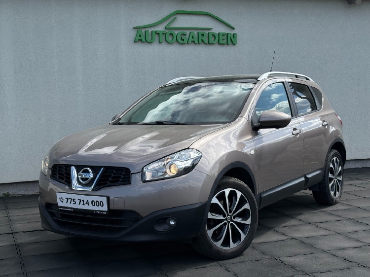 Nissan Qashqai 1.6i 86kW panorama 360kamery