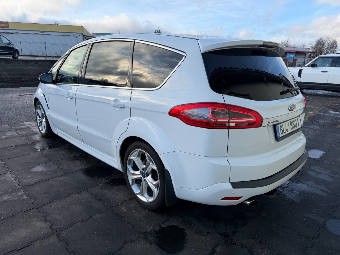 Ford S-MAX 2.0i 176kW ST Automat nová STK