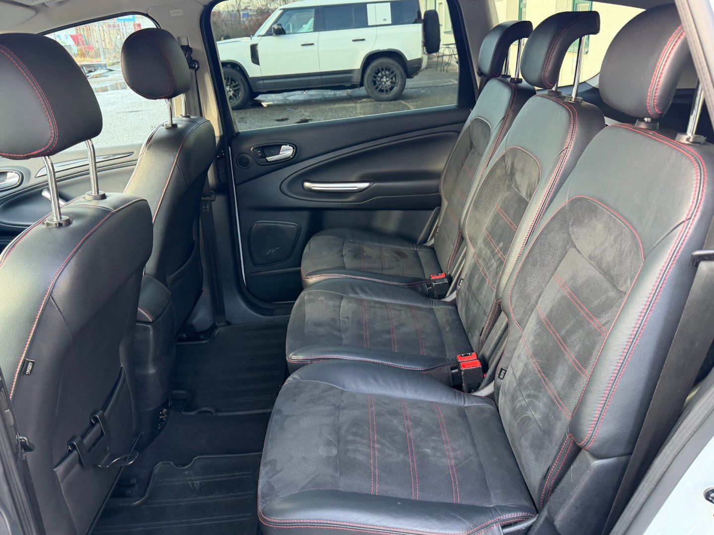 Ford S-MAX 2.0i 176kW ST Automat nová STK