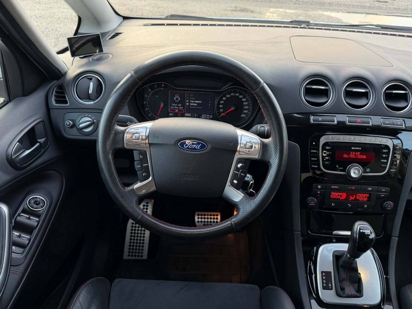 Ford S-MAX 2.0i 176kW ST Automat nová STK