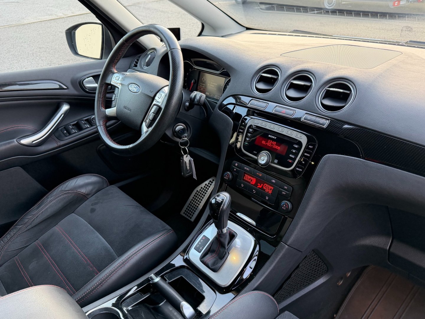 Ford S-MAX 2.0i 176kW ST Automat nová STK