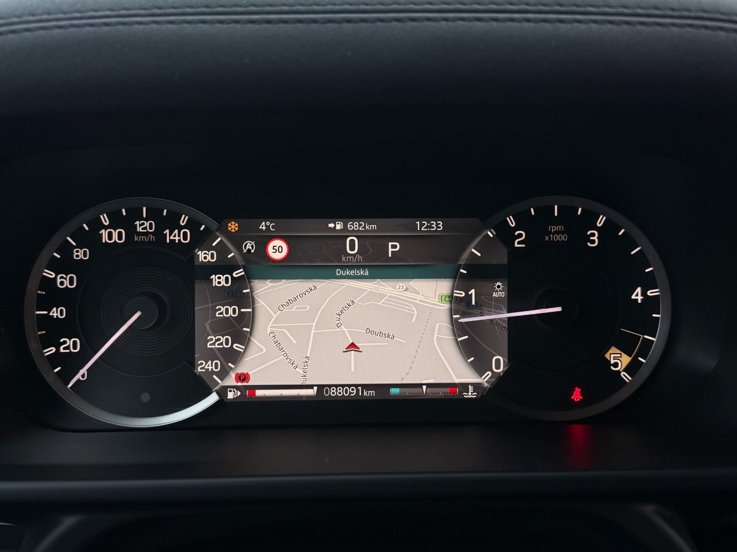 Land Rover Defender D240 177kW DPH záruka do 11/28