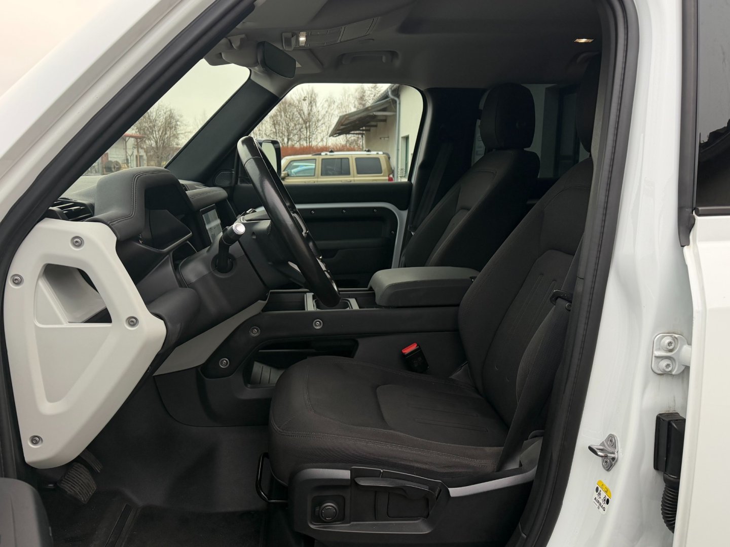 Land Rover Defender D240 177kW DPH záruka do 11/28