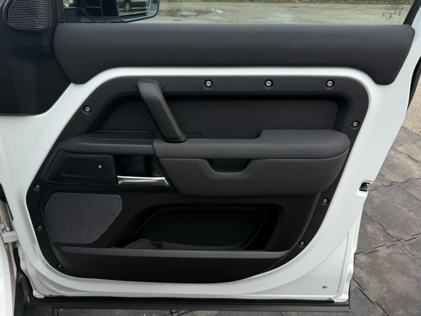 Land Rover Defender D240 177kW DPH záruka do 11/28