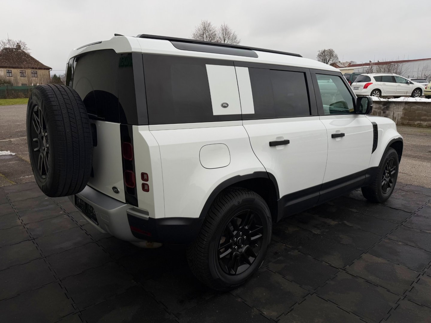 Land Rover Defender D240 177kW DPH záruka do 11/28