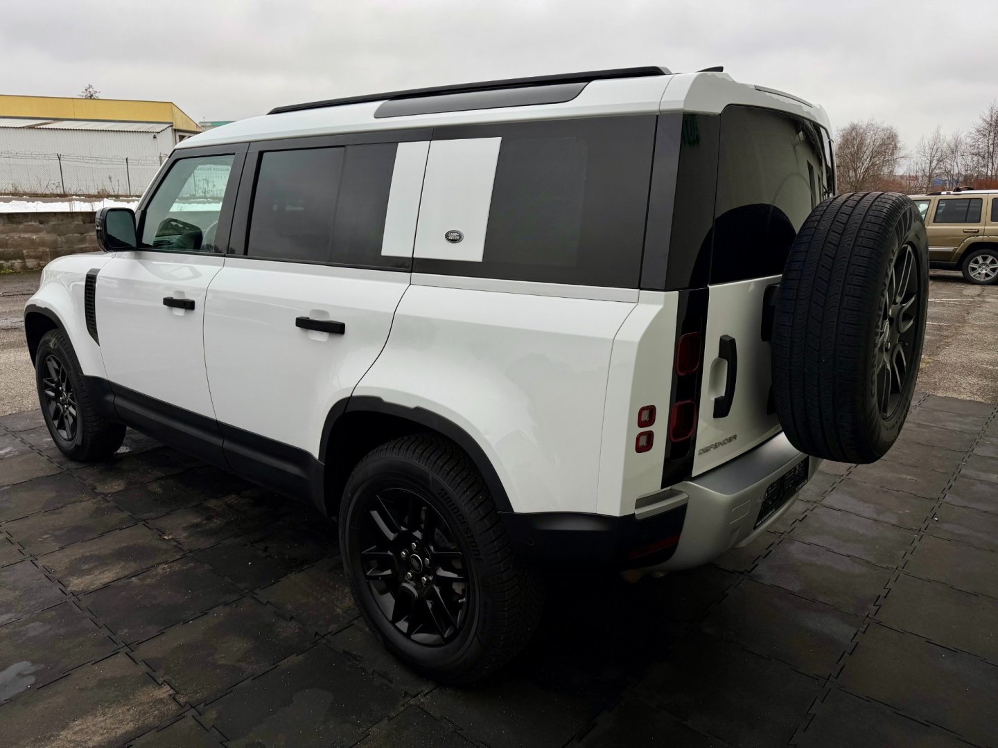Land Rover Defender D240 177kW DPH záruka do 11/28