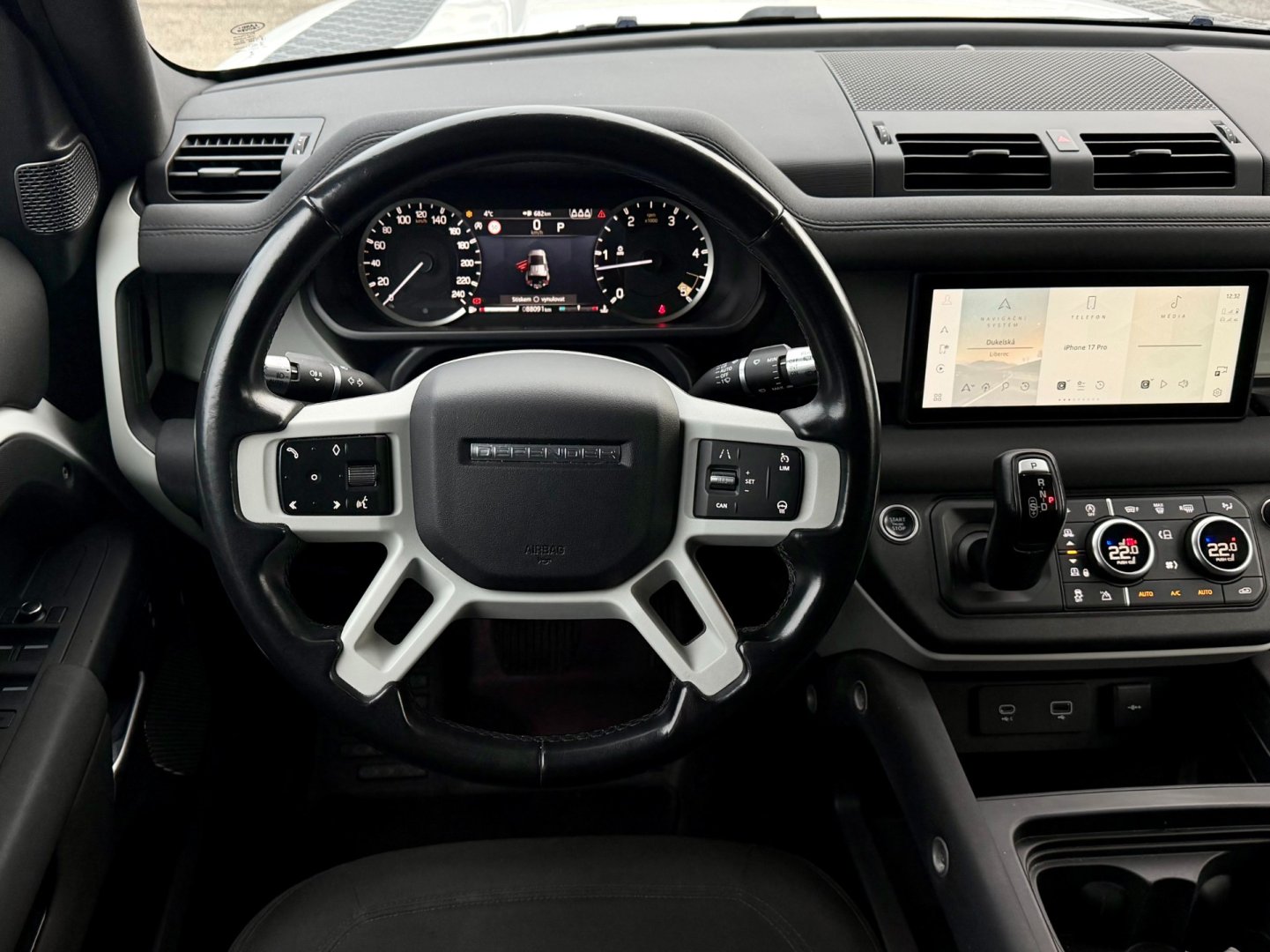 Land Rover Defender D240 177kW DPH záruka do 11/28