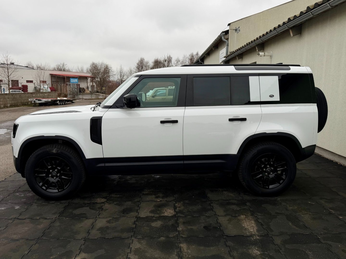 Land Rover Defender D240 177kW DPH záruka do 11/28