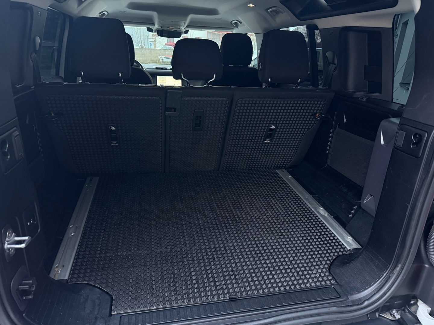 Land Rover Defender D240 177kW DPH záruka do 11/28