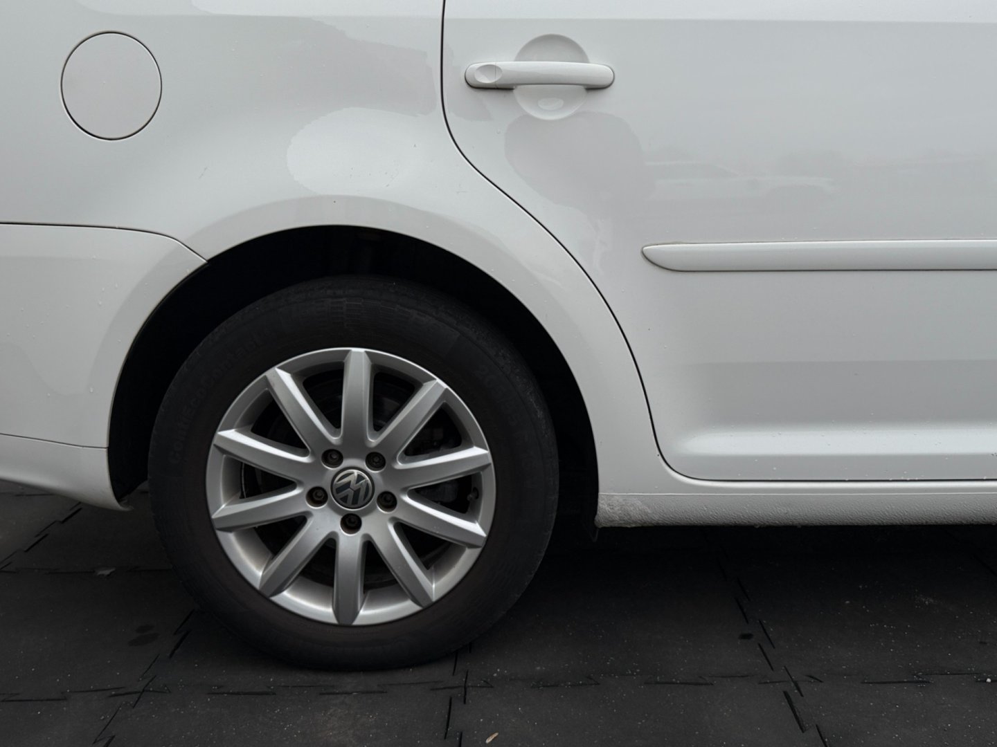 Volkswagen Touran 2.0 TDi 103kW R-Line, xenony