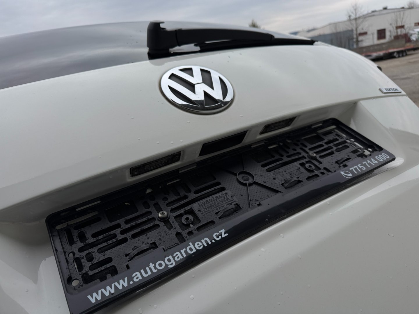 Volkswagen Touran 2.0 TDi 103kW R-Line, xenony