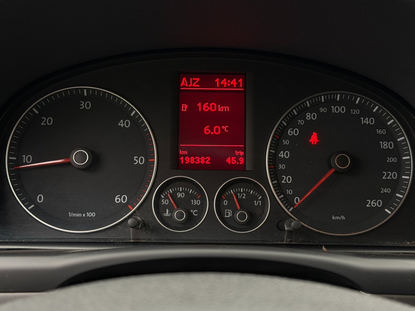 Volkswagen Touran 2.0 TDi 103kW R-Line, xenony