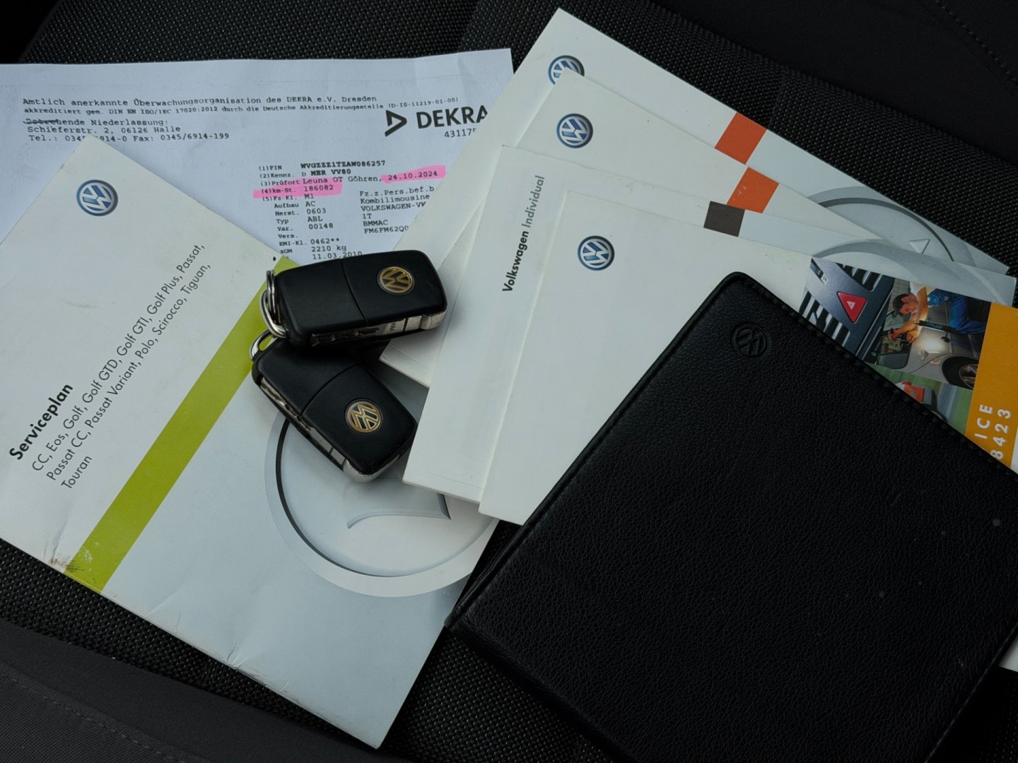 Volkswagen Touran 2.0 TDi 103kW R-Line, xenony