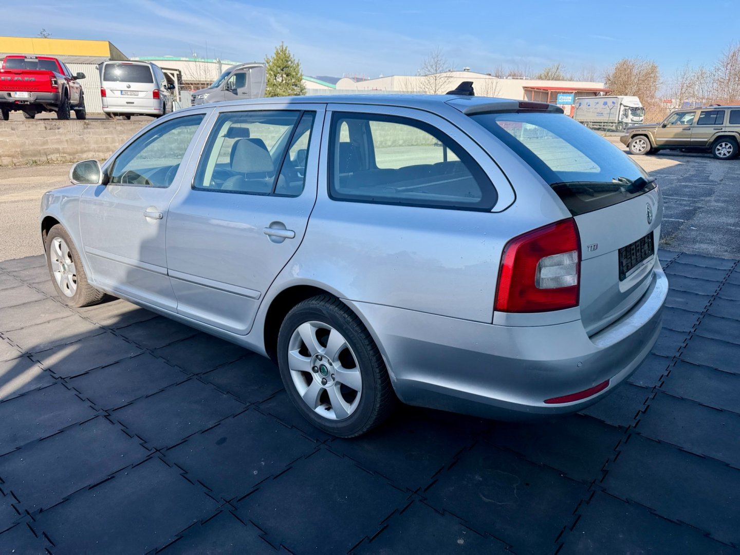 Škoda Octavia 2.0TDi 103kW výhřevy, navigace