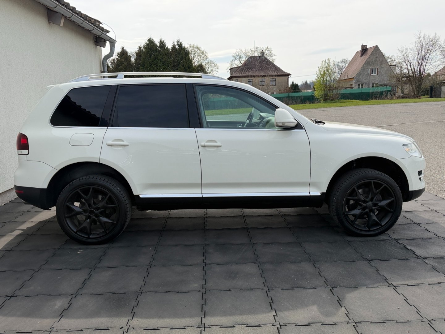 Volkswagen Touareg 3.0TDi 176kW manuál, pružiny
