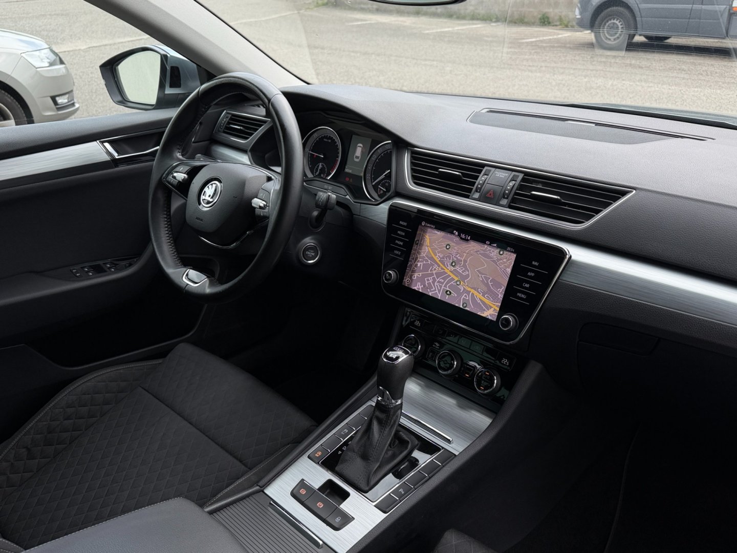 Škoda Superb 2.0TDi 147kW 4x4 DSG ACC