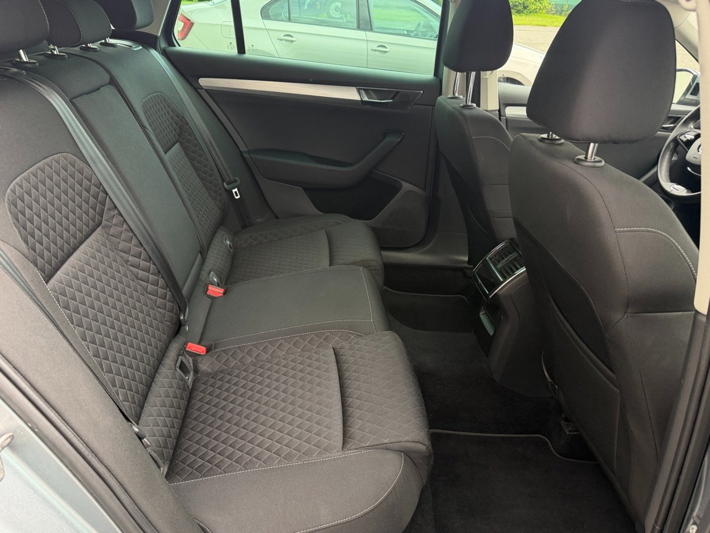 Škoda Superb 2.0TDi 147kW 4x4 DSG ACC
