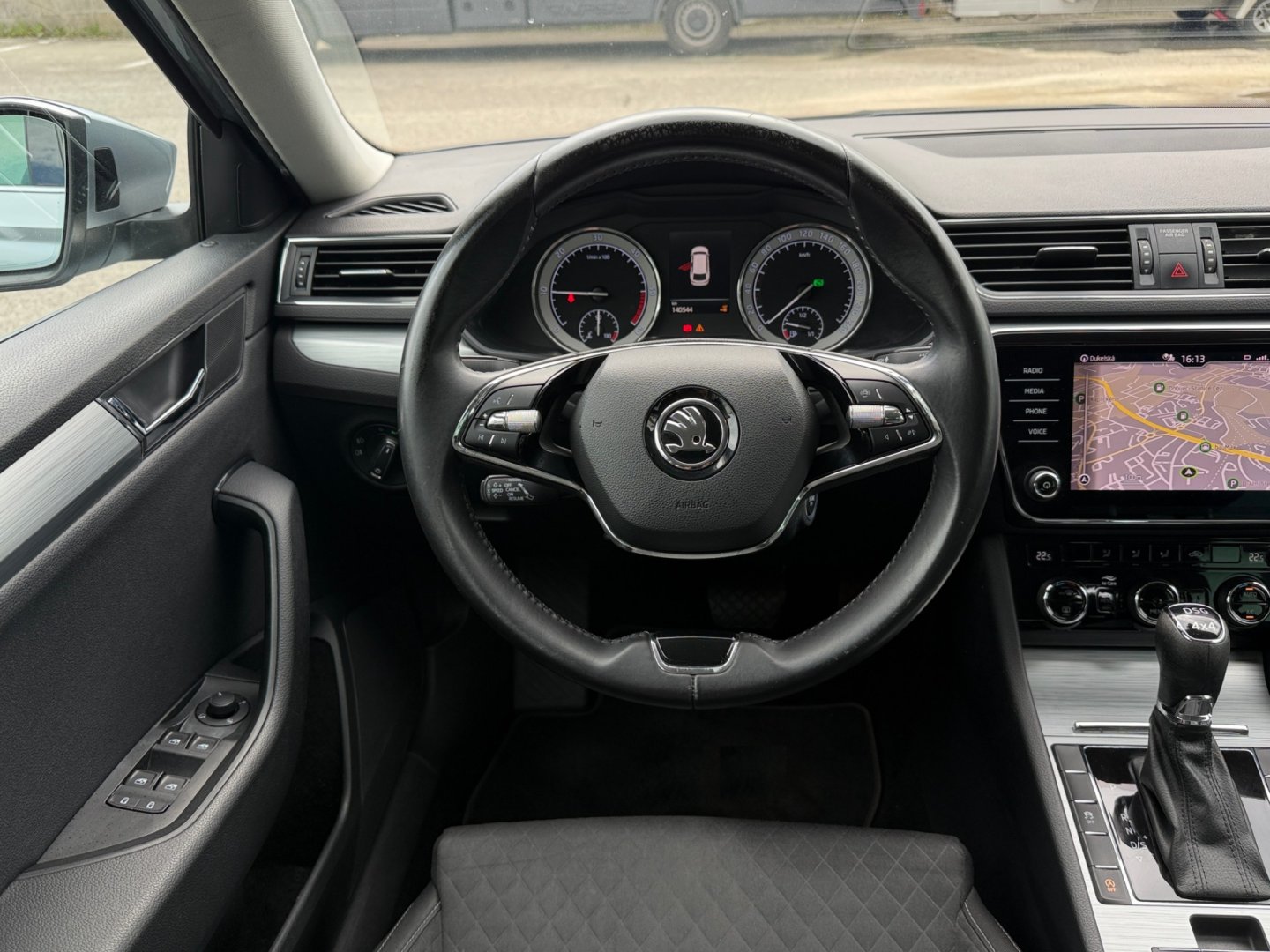 Škoda Superb 2.0TDi 147kW 4x4 DSG ACC