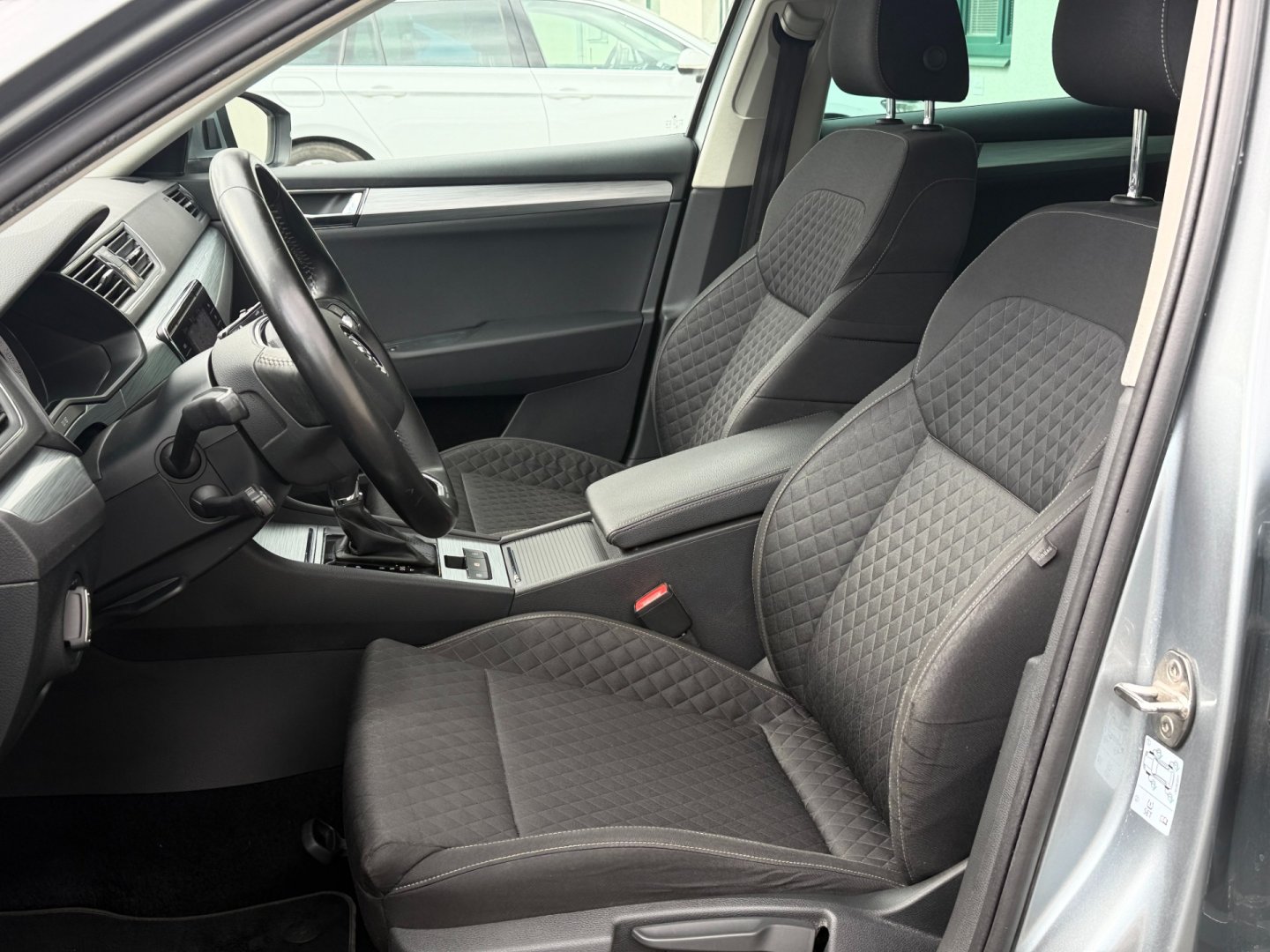 Škoda Superb 2.0TDi 147kW 4x4 DSG ACC