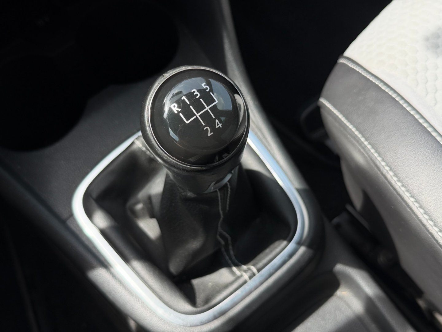 Volkswagen Polo Cross 1.4i 16V - perleť - TOP