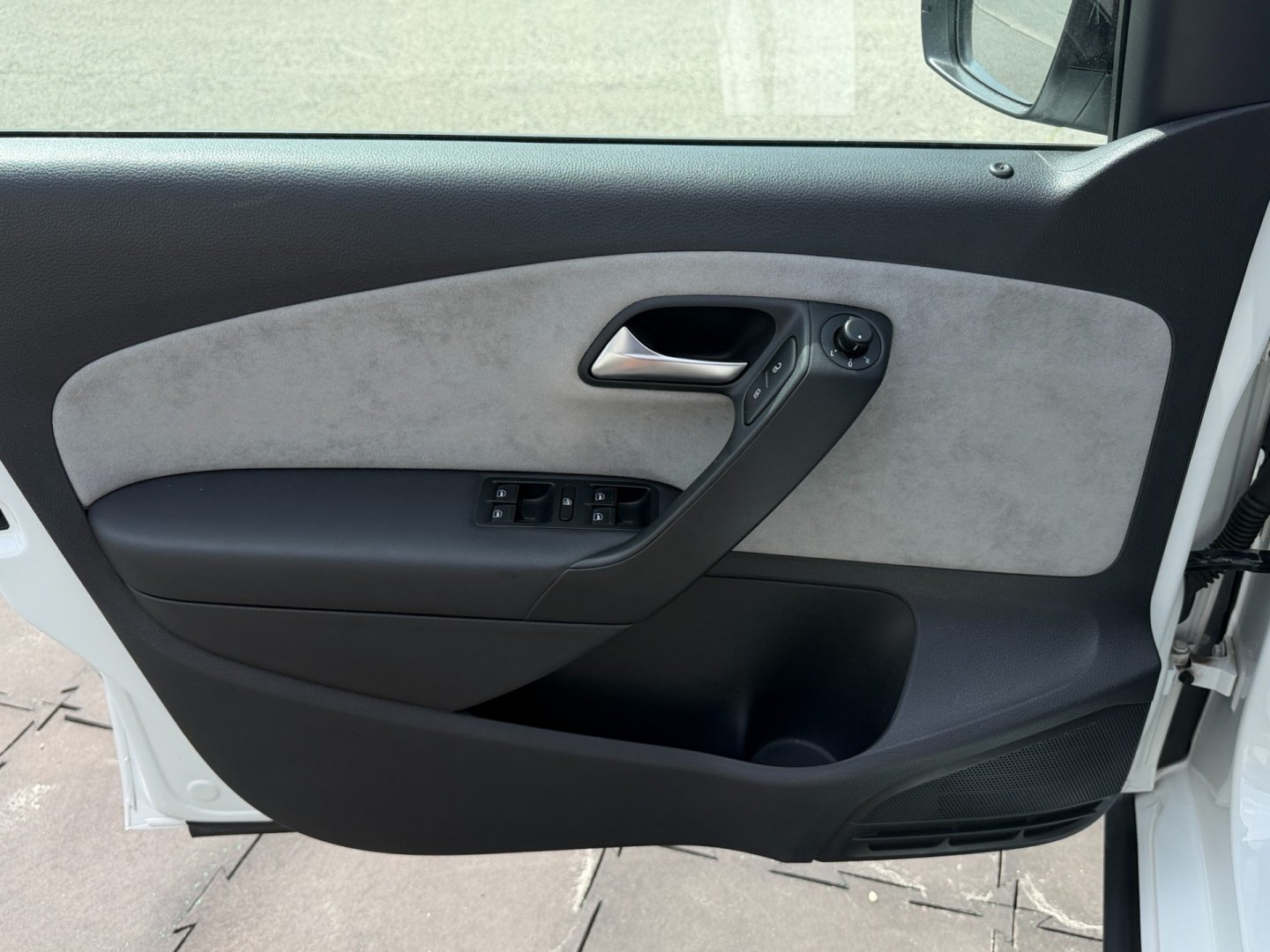 Volkswagen Polo Cross 1.4i 16V - perleť - TOP
