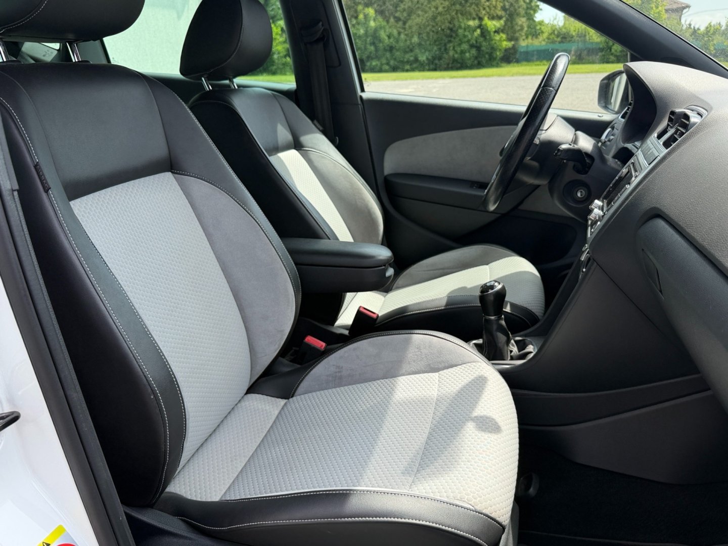 Volkswagen Polo Cross 1.4i 16V - perleť - TOP