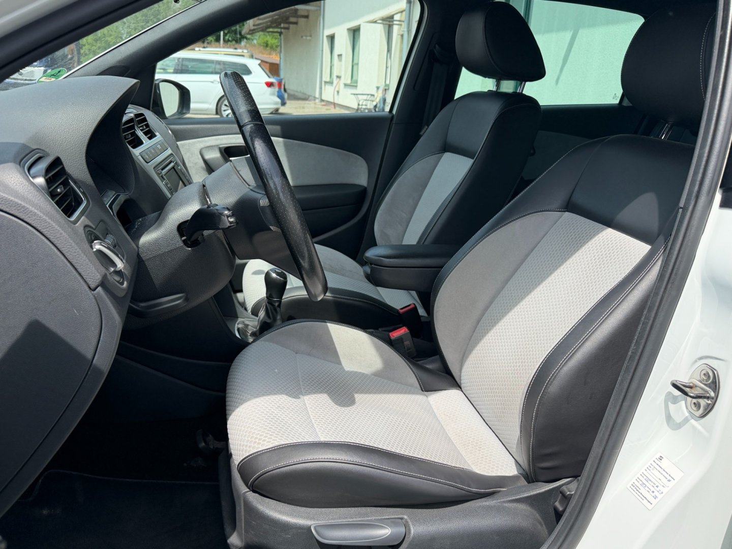 Volkswagen Polo Cross 1.4i 16V - perleť - TOP