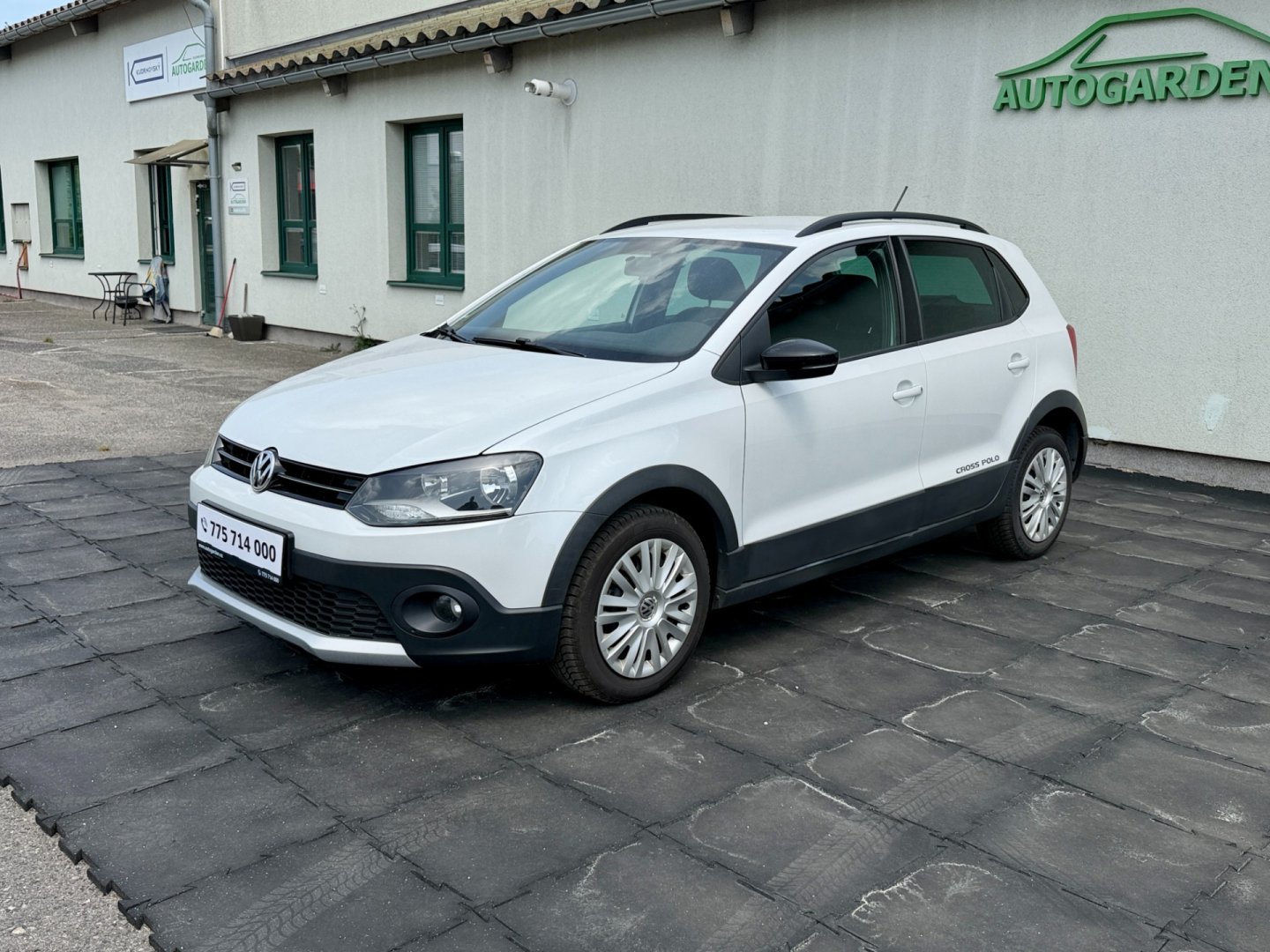 Volkswagen Polo Cross 1.4i 16V - perleť - TOP