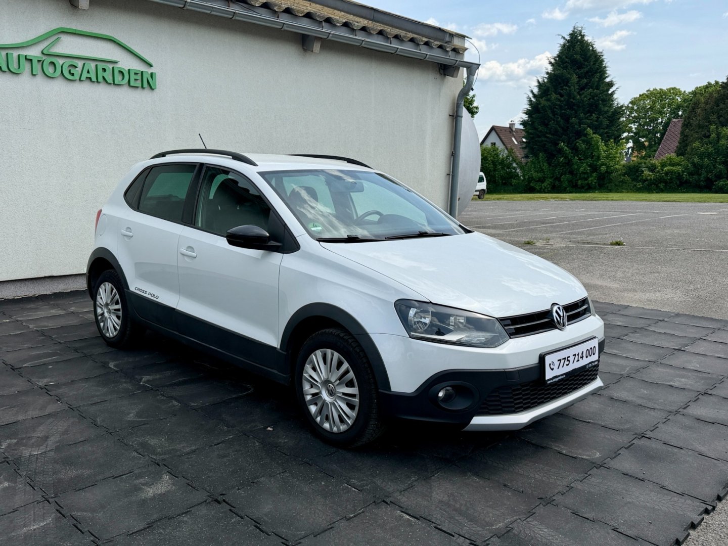 Volkswagen Polo Cross 1.4i 16V - perleť - TOP