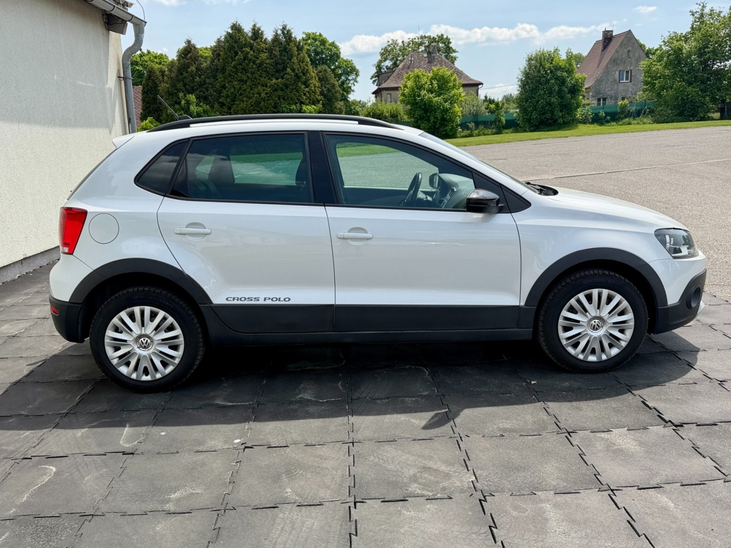 Volkswagen Polo Cross 1.4i 16V - perleť - TOP