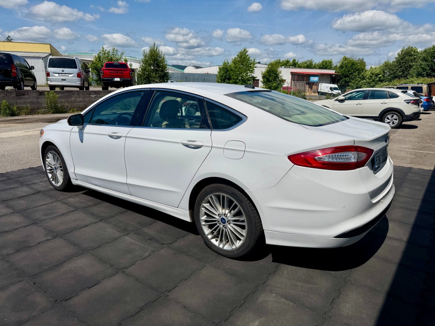 Ford Mondeo 2.0i 176kW automat, US