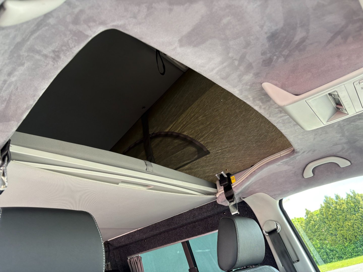 Volkswagen T6 2.0TDi  Camp Roof, nez. topení