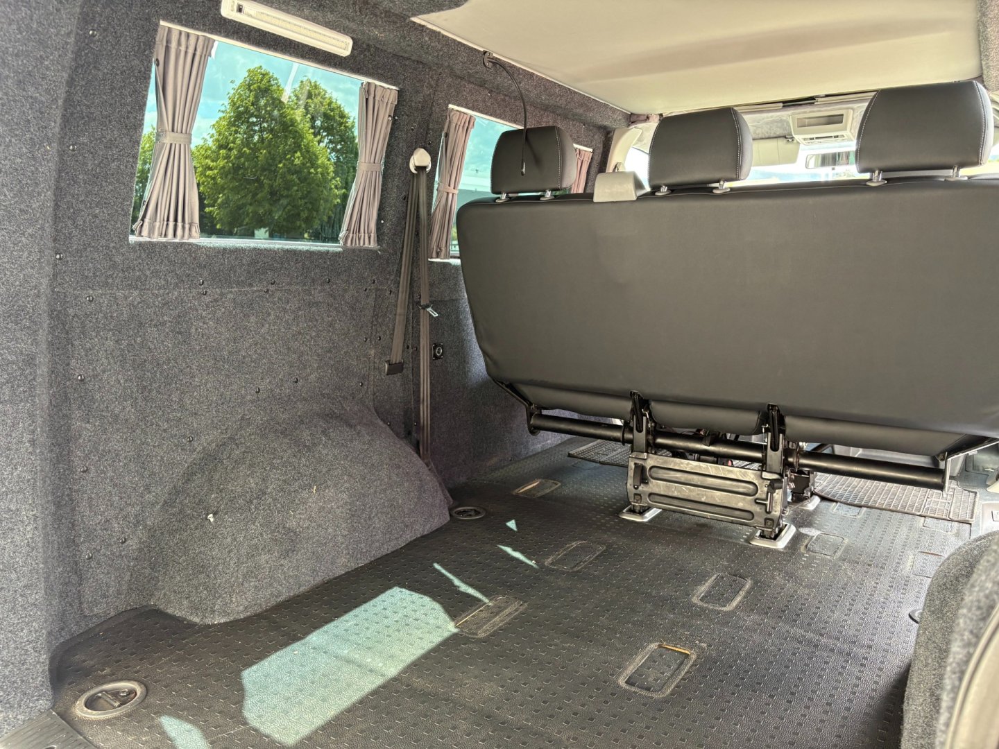 Volkswagen T6 2.0TDi  Camp Roof, nez. topení