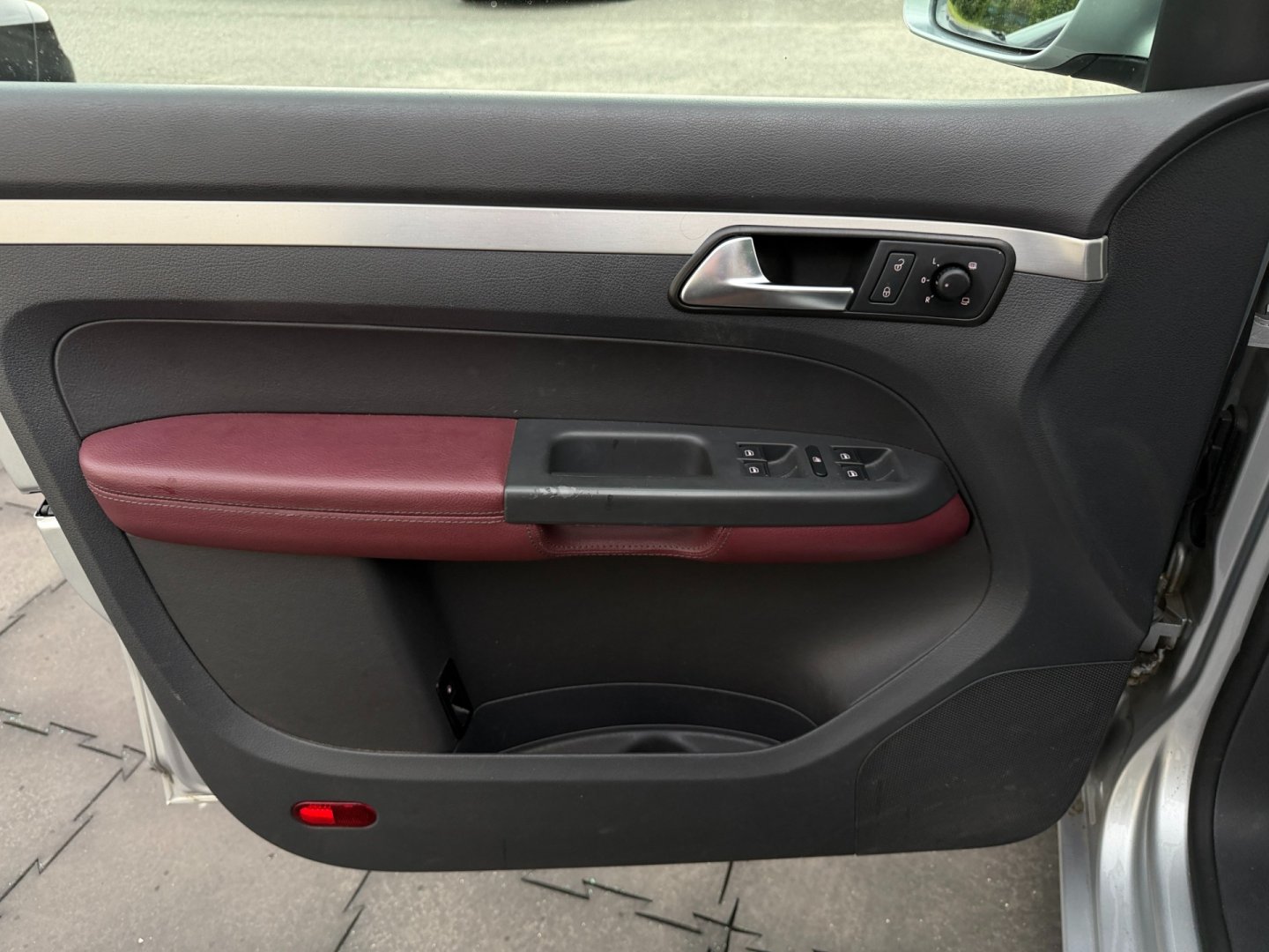 Volkswagen Touran 2.0TDi 125kW kůže, NAVi, tažné