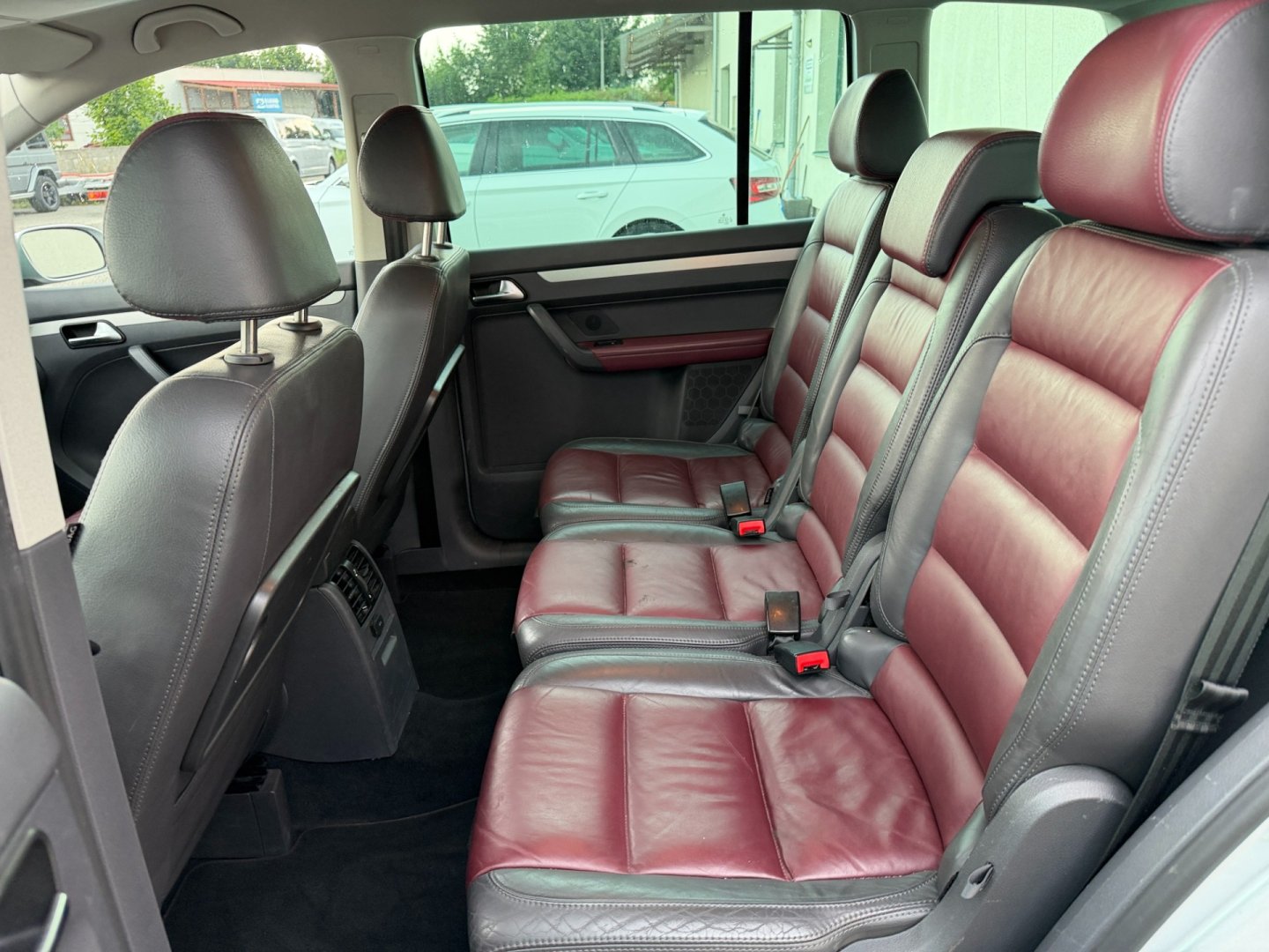 Volkswagen Touran 2.0TDi 125kW kůže, NAVi, tažné
