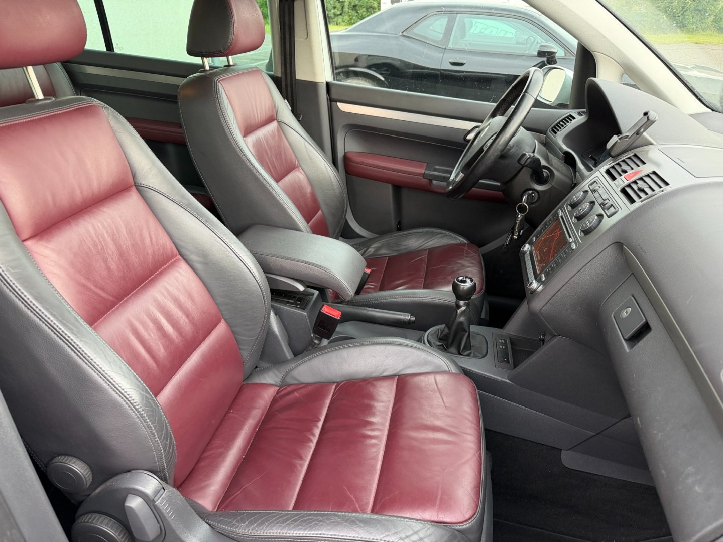 Volkswagen Touran 2.0TDi 125kW kůže, NAVi, tažné